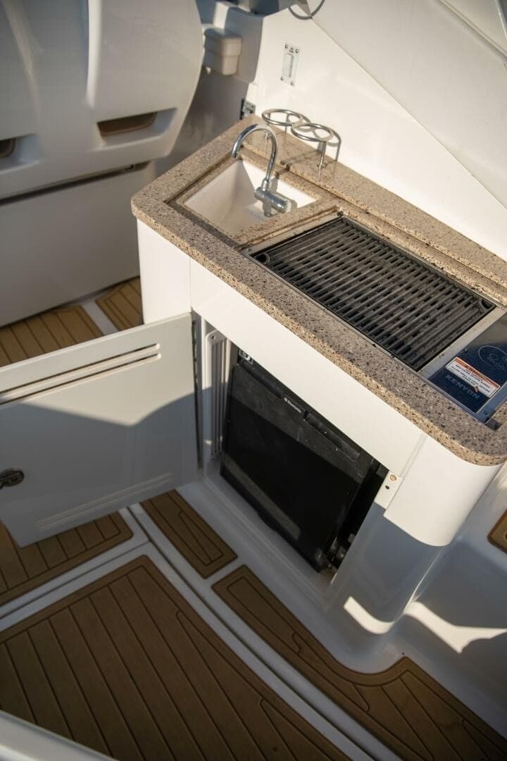 2016 Sea Ray Sundancer 350