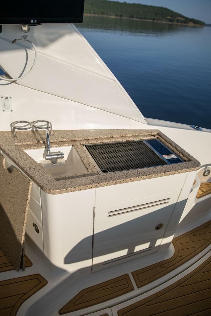 2016 Sea Ray 350 Sundancer