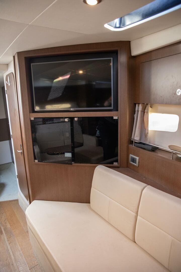 2016 Sea Ray 350 Sundancer