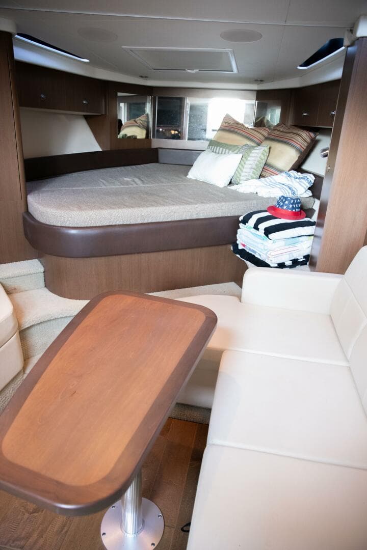 2016 Sea Ray 350 Sundancer