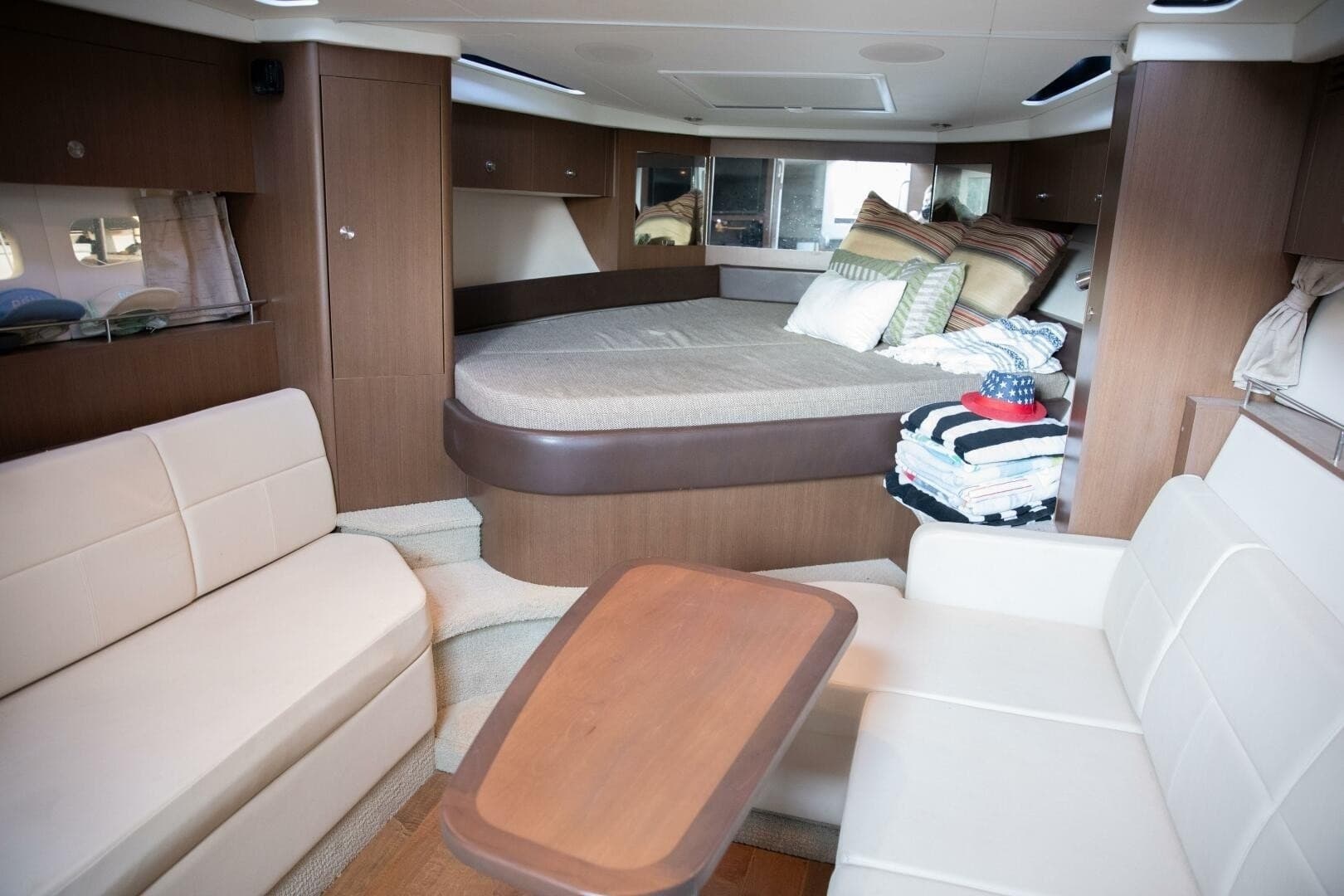 2016 Sea Ray Sundancer 350
