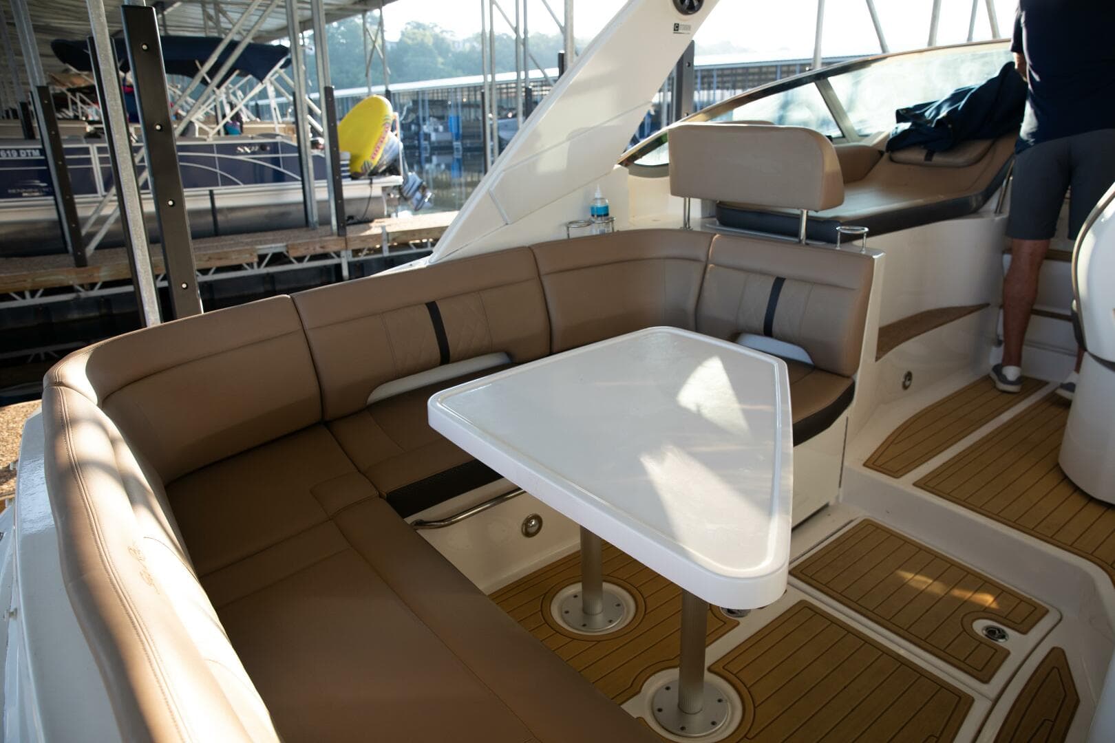 2016 Sea Ray 350 Sundancer