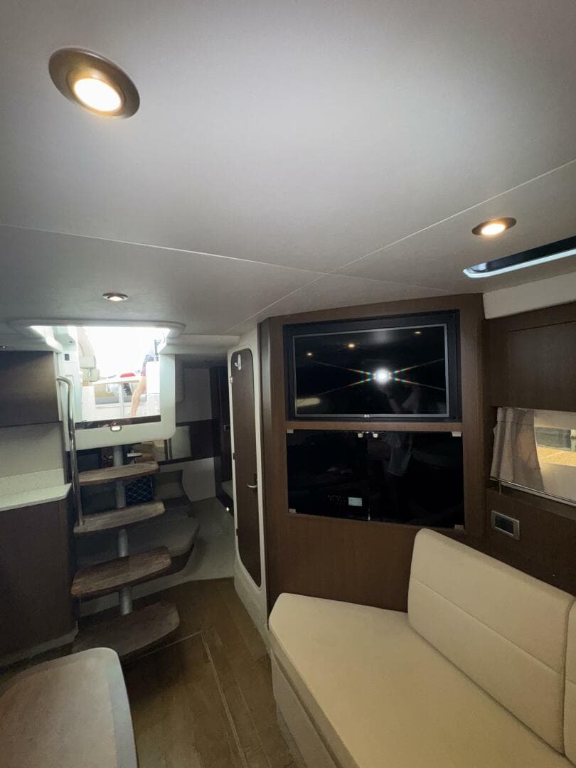 2016 Sea Ray 350 Sundancer