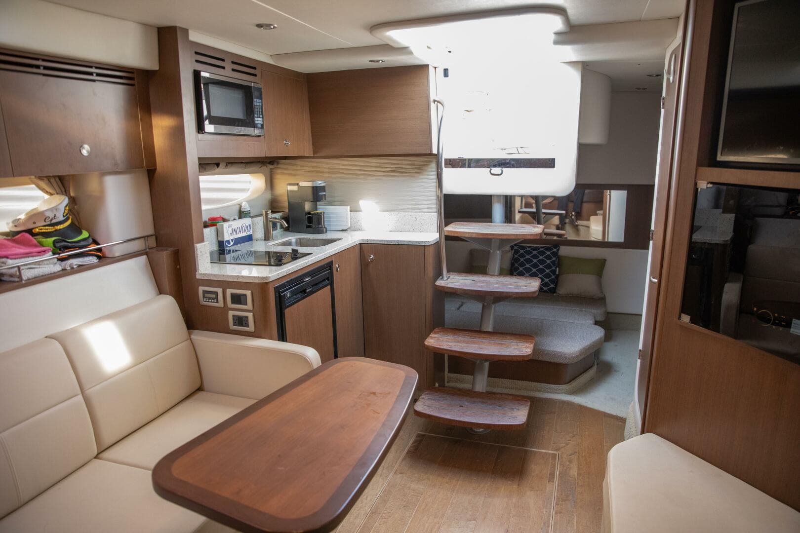 2016 Sea Ray 350 Sundancer