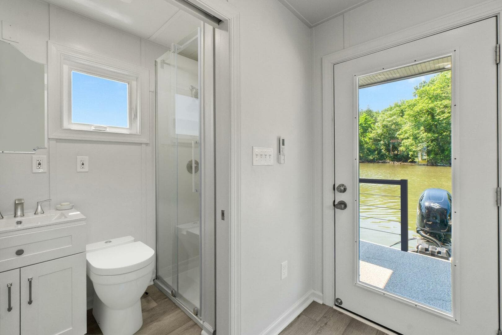 2025 Custom Hank's 40 Houseboat