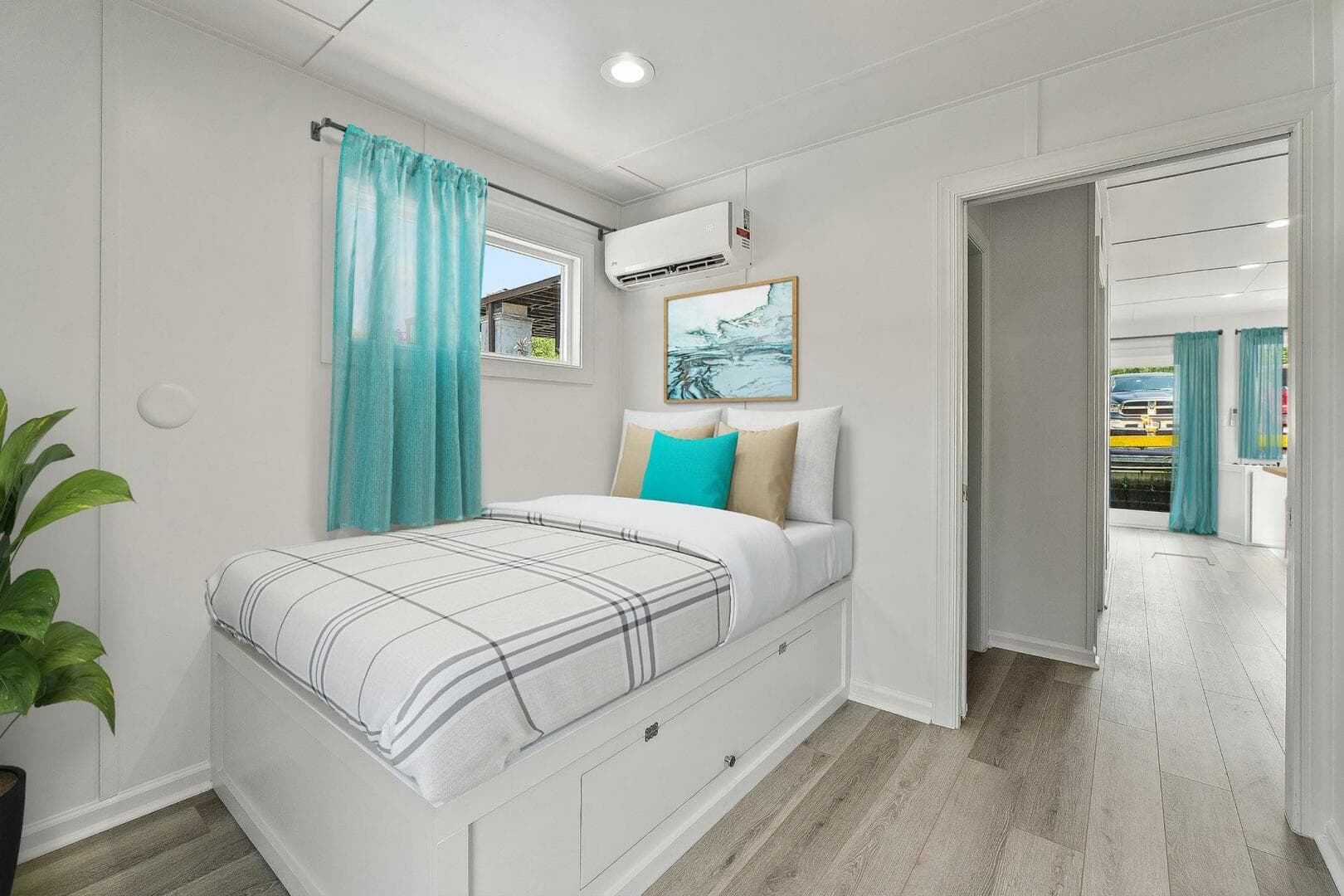 2025 Custom Hank's 40 Houseboat