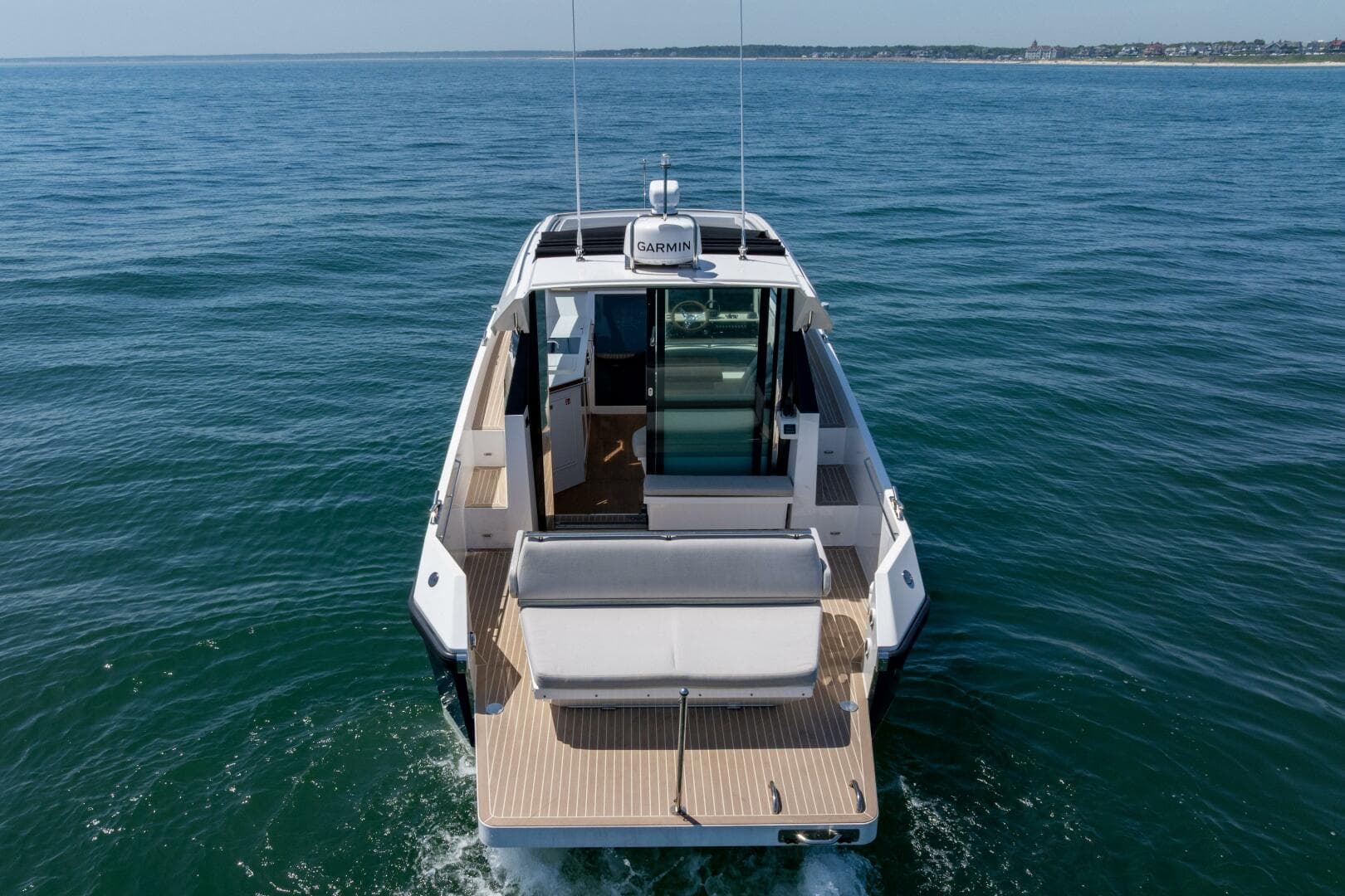 2023 Delta Powerboats 33 Coupe London Calling stern