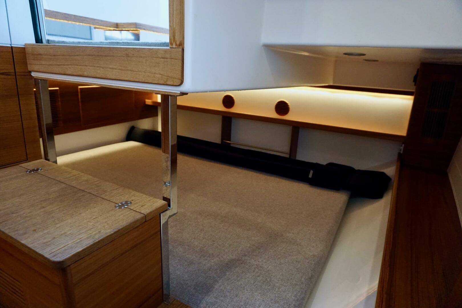 2023 Delta Powerboats 33 Coupe London Calling guest berth