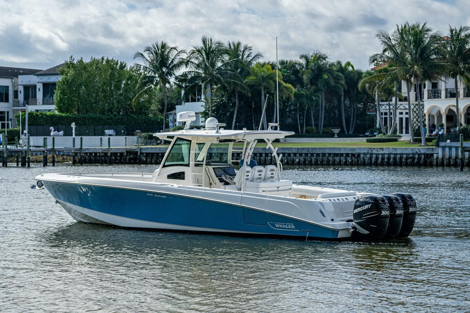 2011 Boston Whaler 370 Outrage