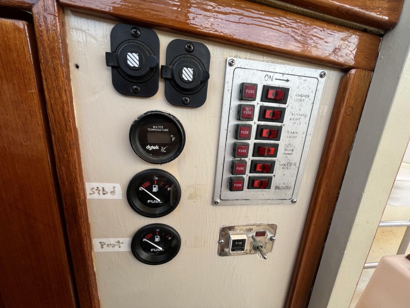 1981 Dyer Dyer 29 Flush Deck-Bass Boat