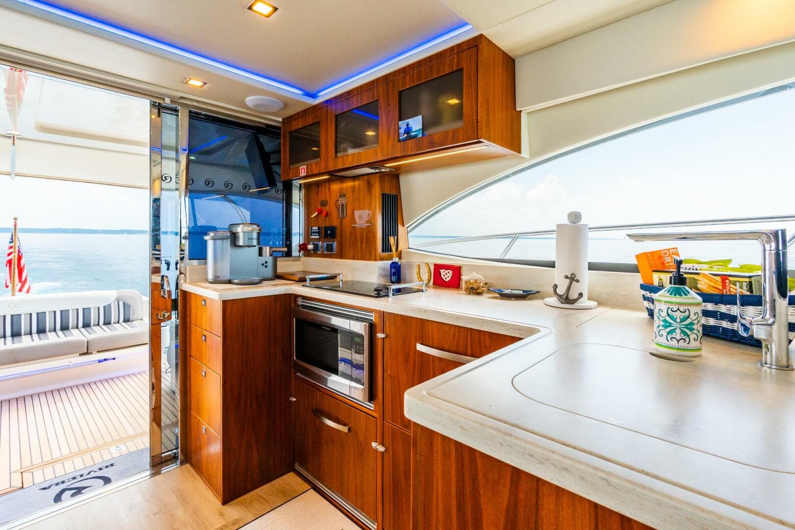 2019 Riviera 4800 Sport Yacht