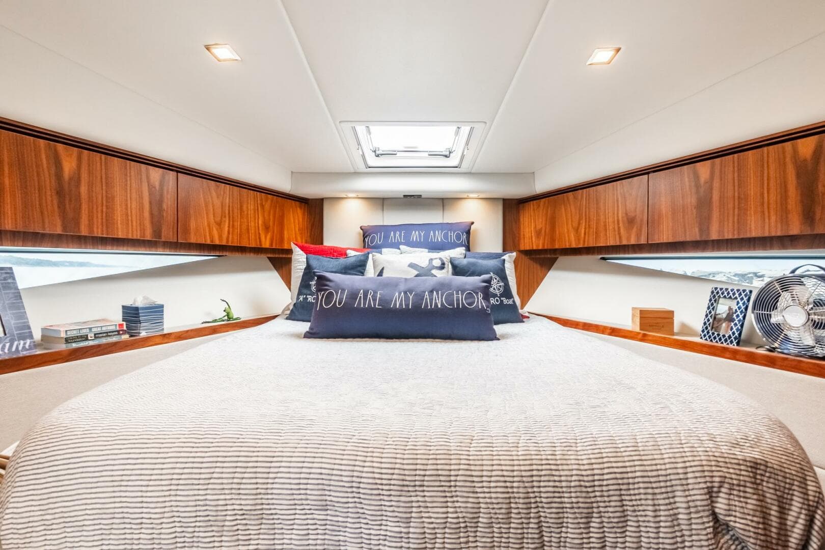 2019 Riviera 4800 Sport Yacht