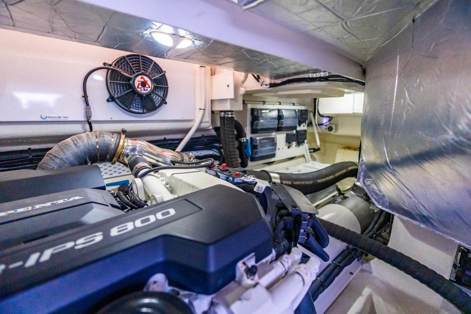 2019 Riviera 4800 Sport Yacht