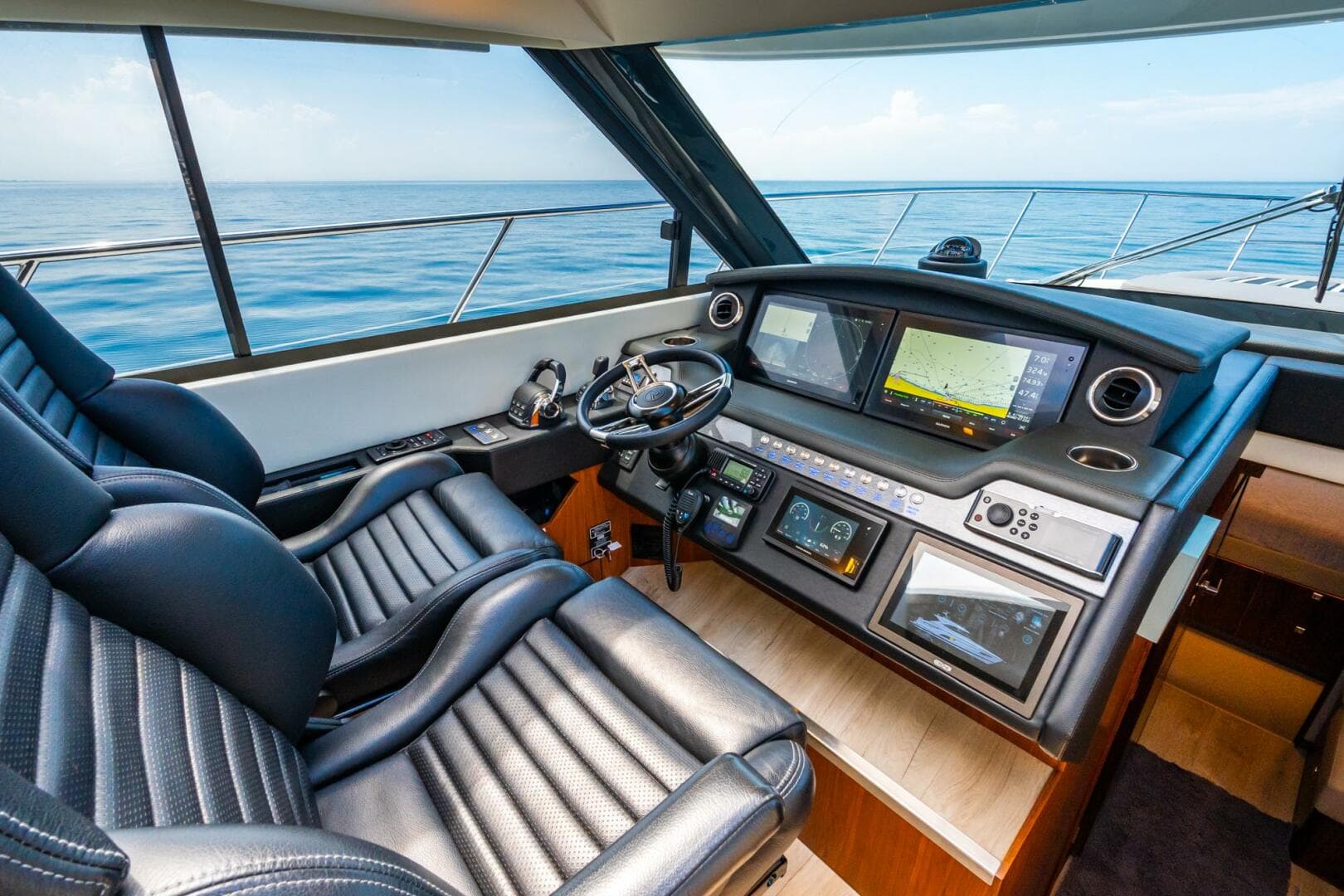 2019 Riviera 4800 Sport Yacht