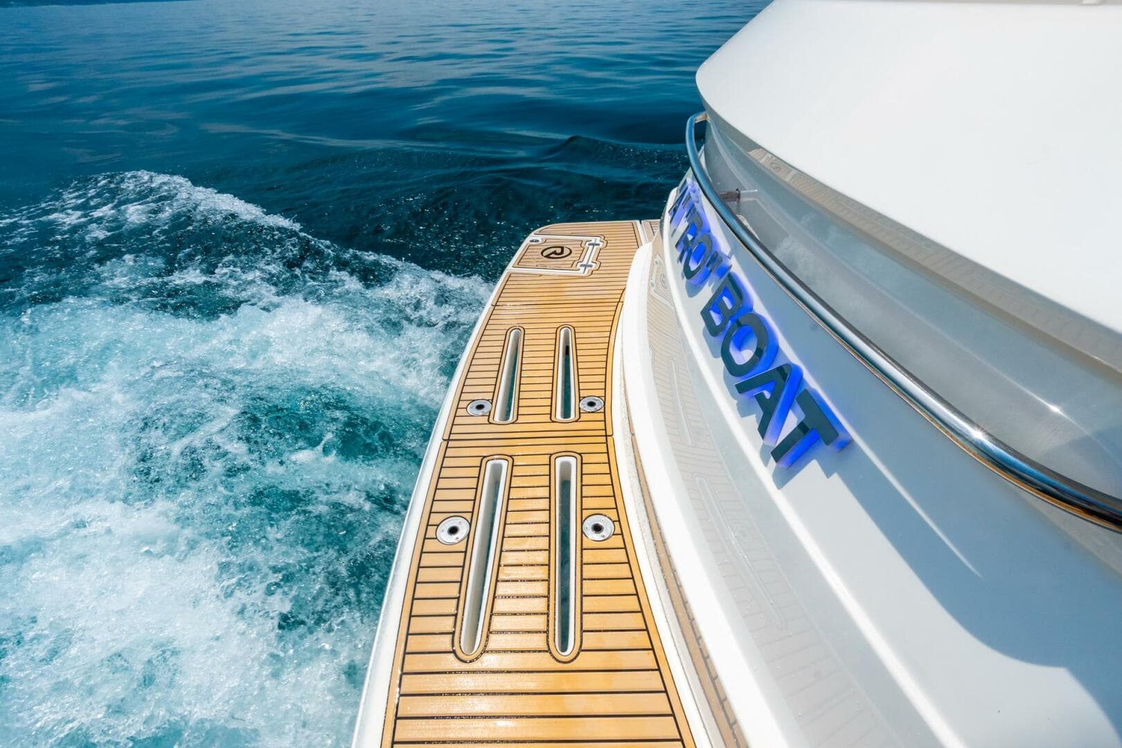 2019 Riviera 4800 Sport Yacht