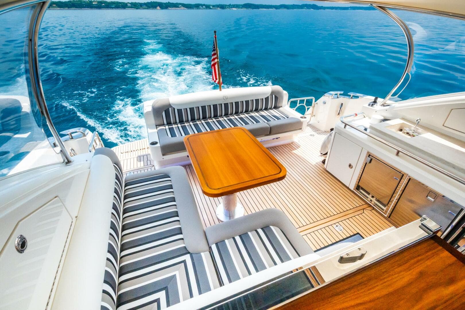 2019 Riviera 4800 Sport Yacht