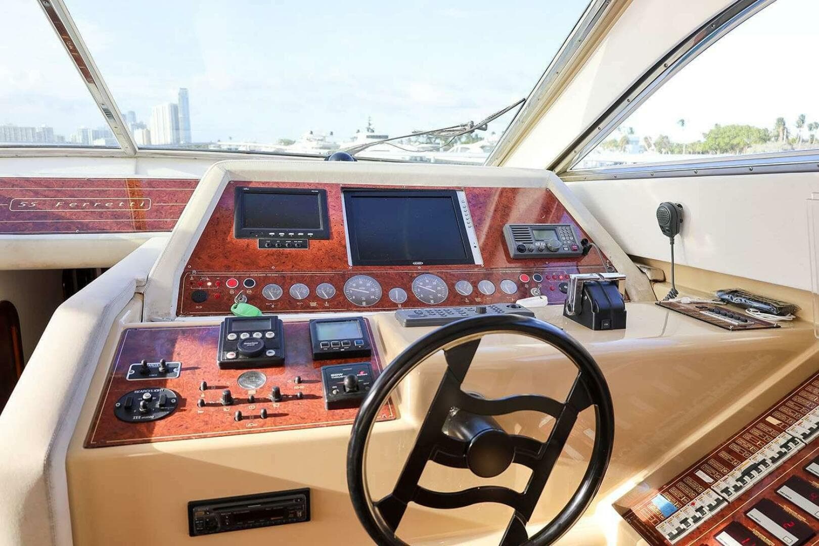 1998 Ferretti Yachts 55 Motor Yacht