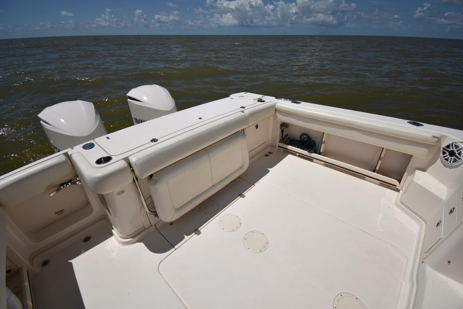 2016 Grady-White 330 Express 