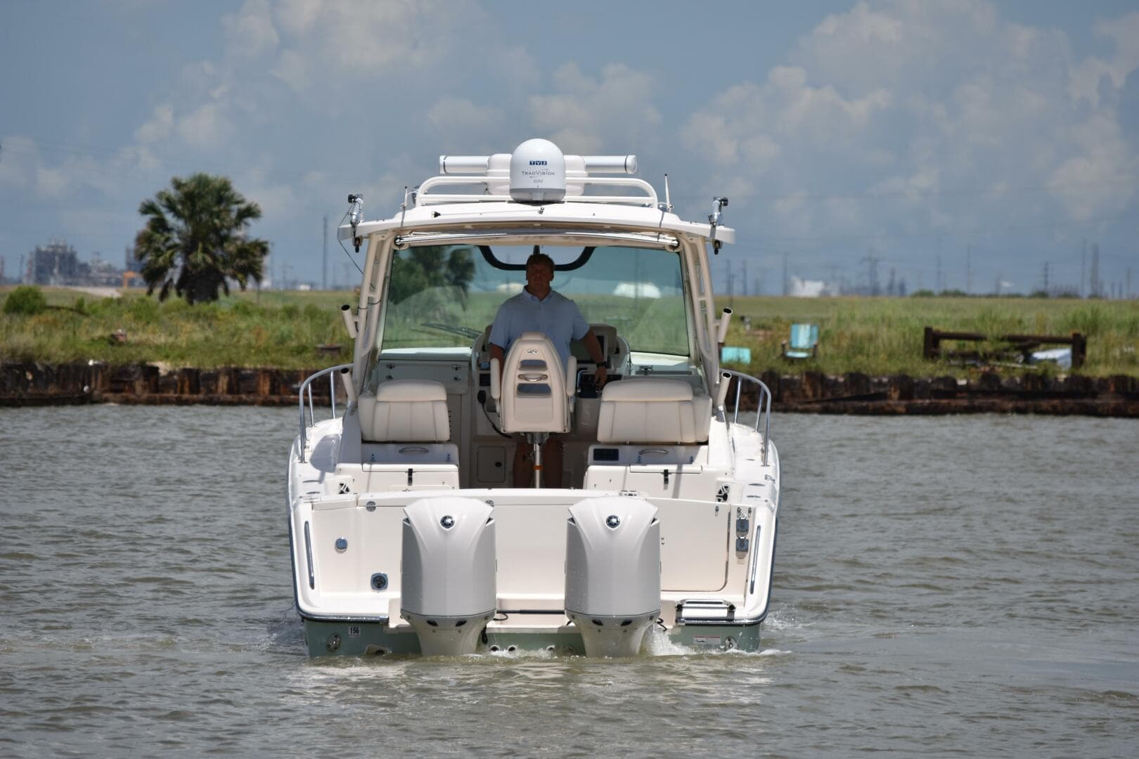 2016 Grady-White 330 Express 