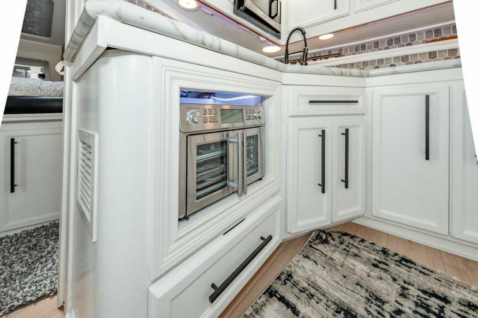 1991 Cruisers Yachts 3850 Aft Cabin