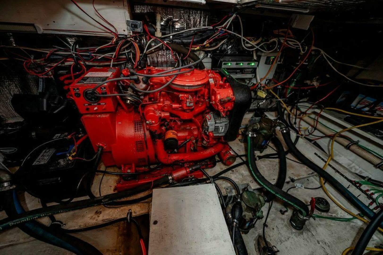 1991 Cruisers Yachts 3850 Aft Cabin