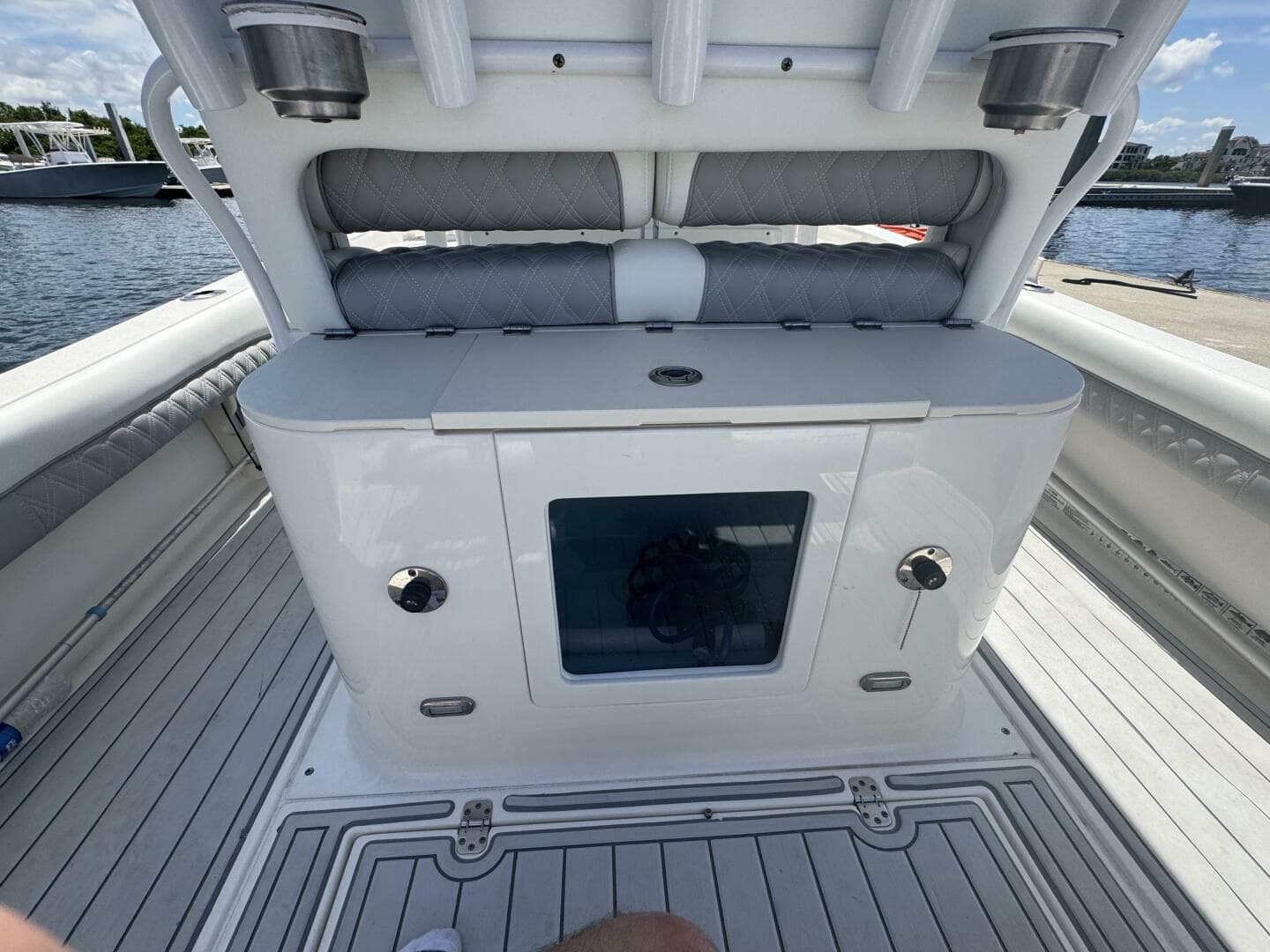 2018 ShearWater 270 Carolina Flare