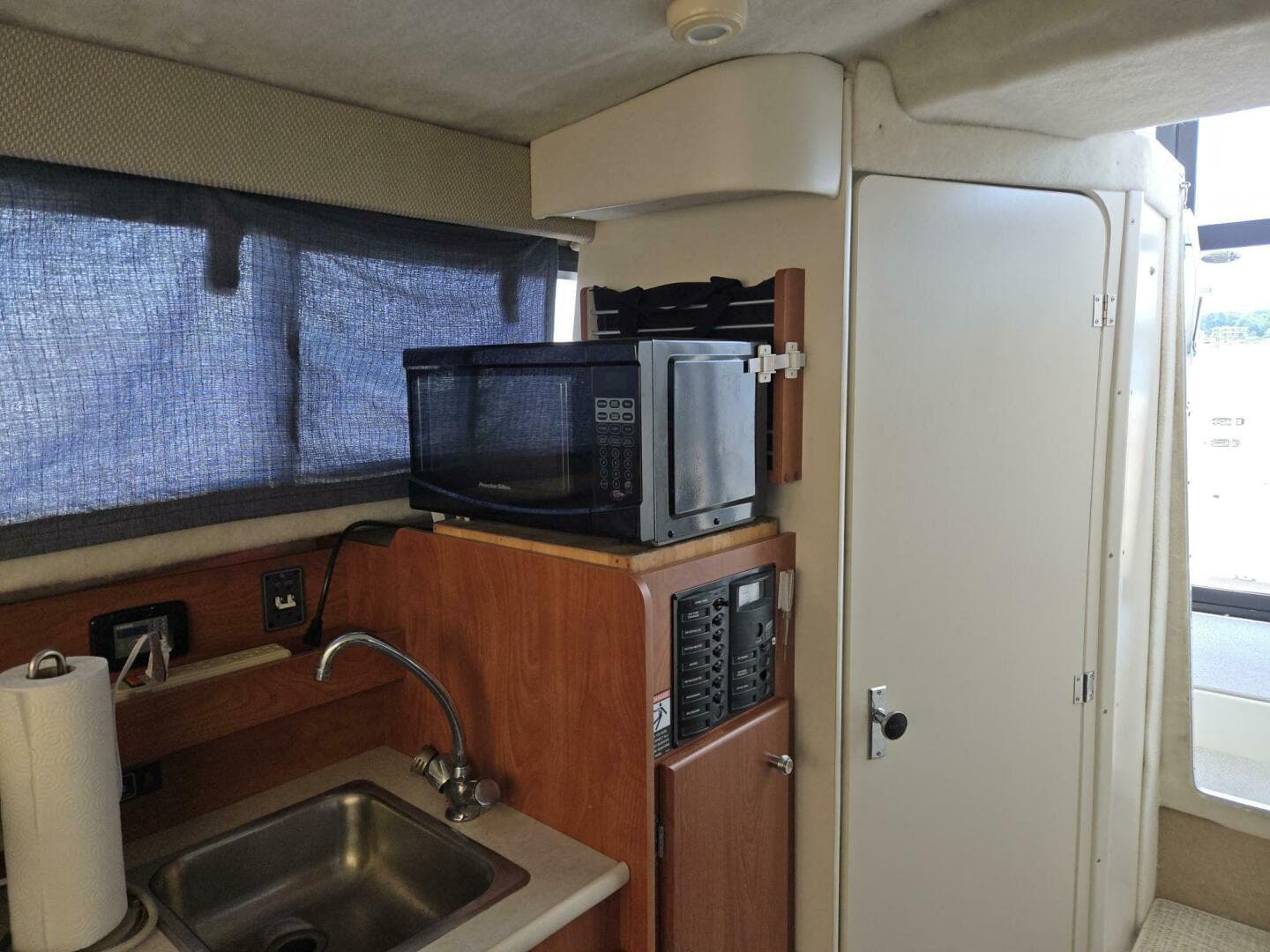 2005 Bayliner 289 EC