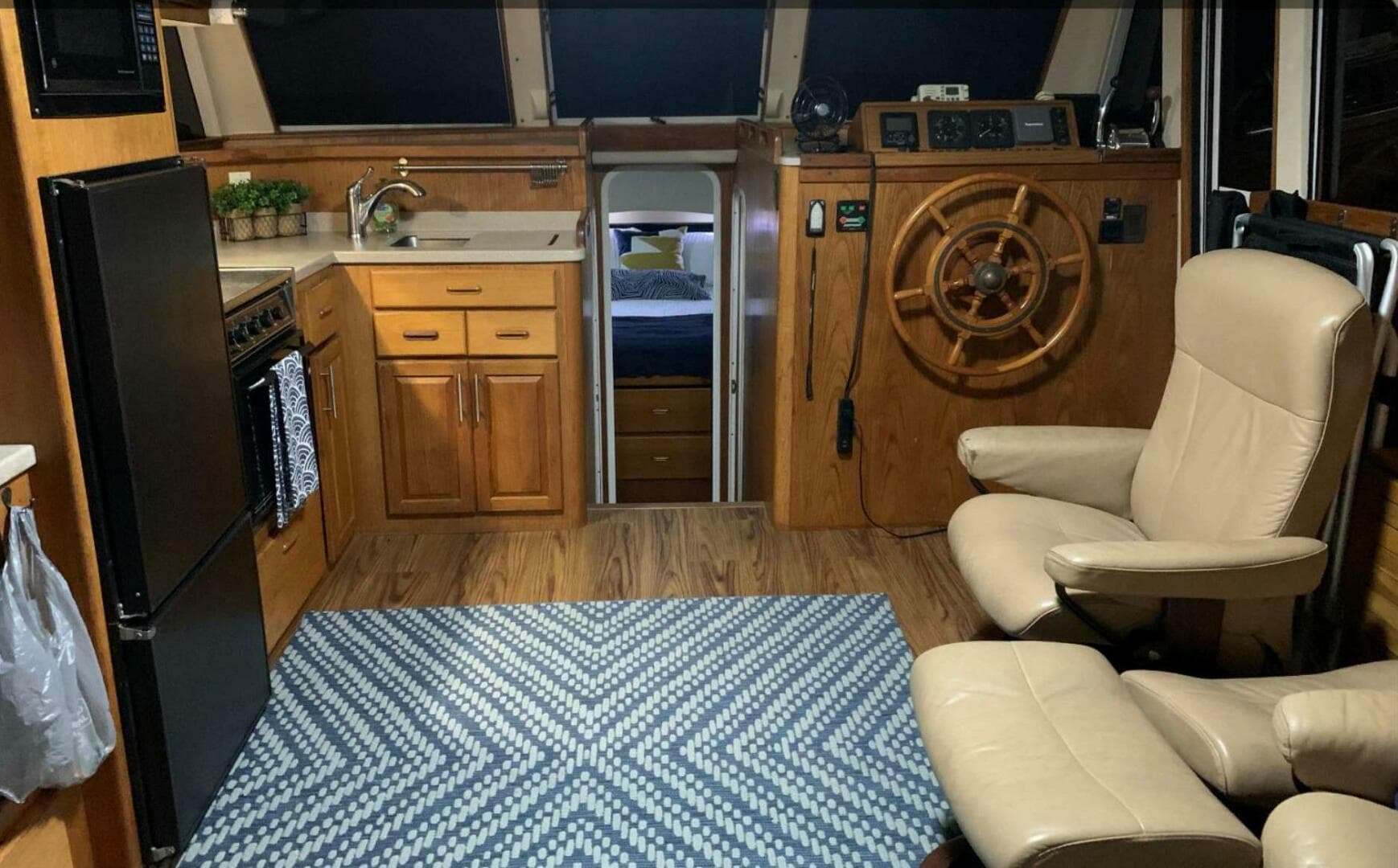 1998 Mainship 350