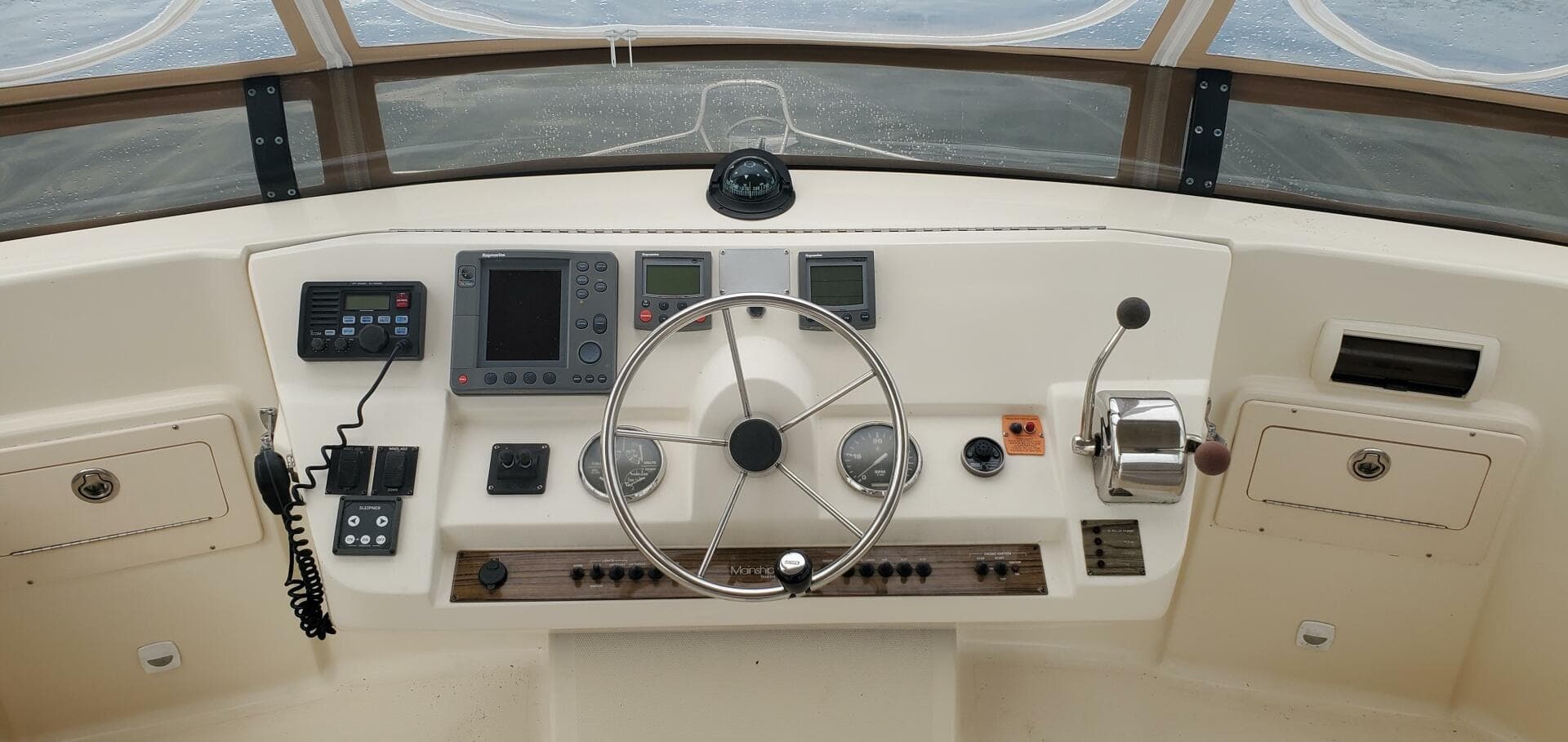 2004 Mainship 400 Trawler