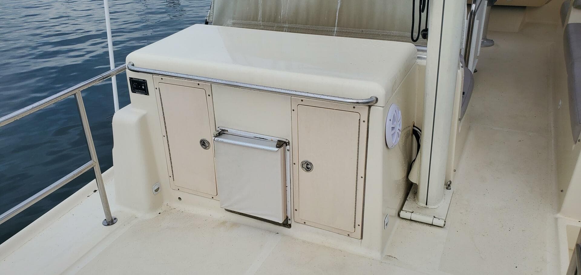 2004 Mainship 400 Trawler