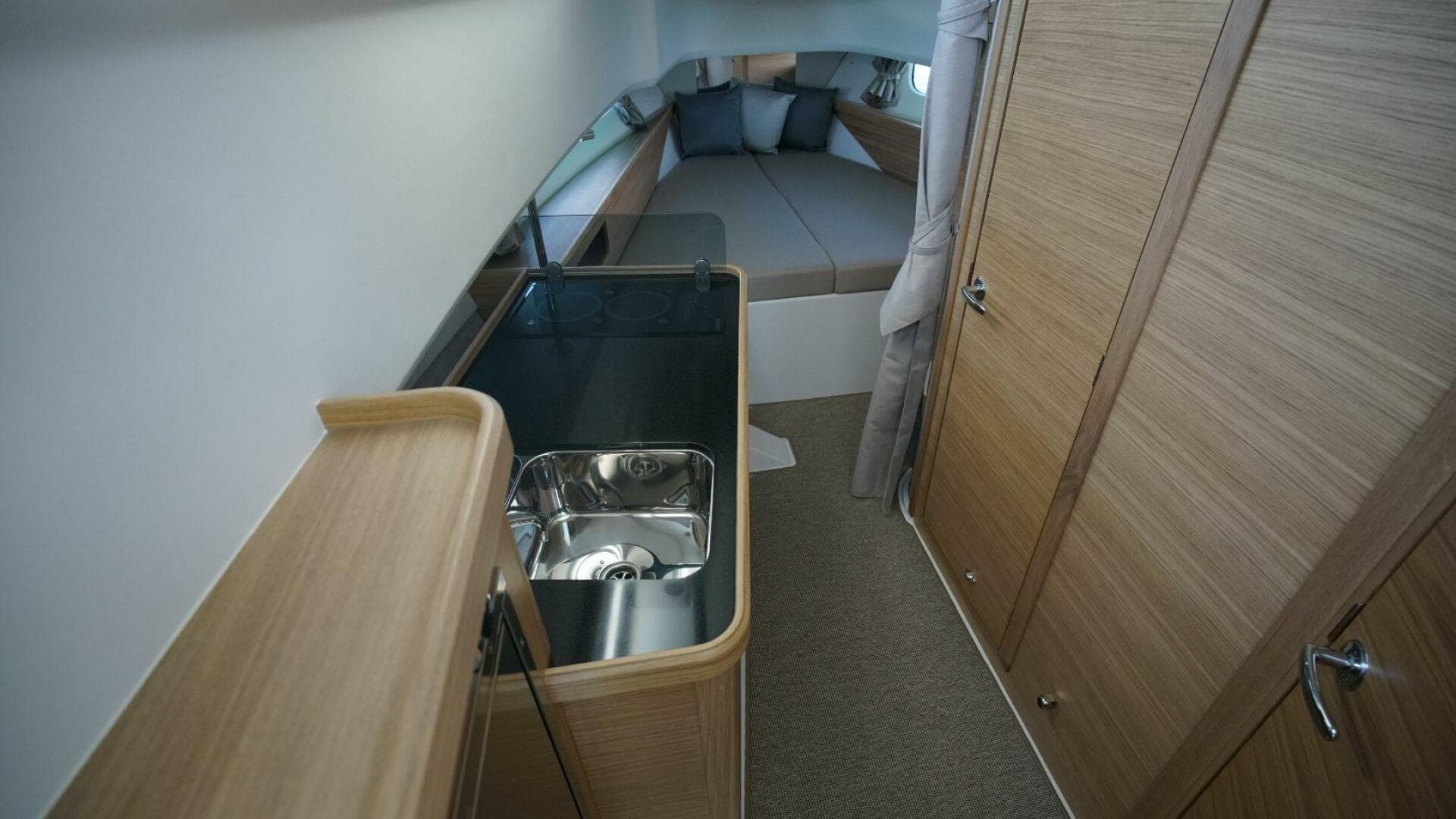 Nimbus Commuter 11 - Galley and forward berth