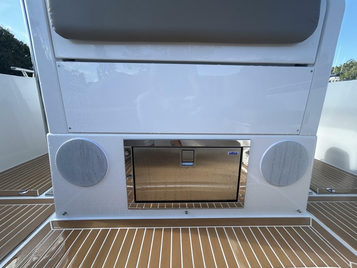 2024 Nimbus Tender 9