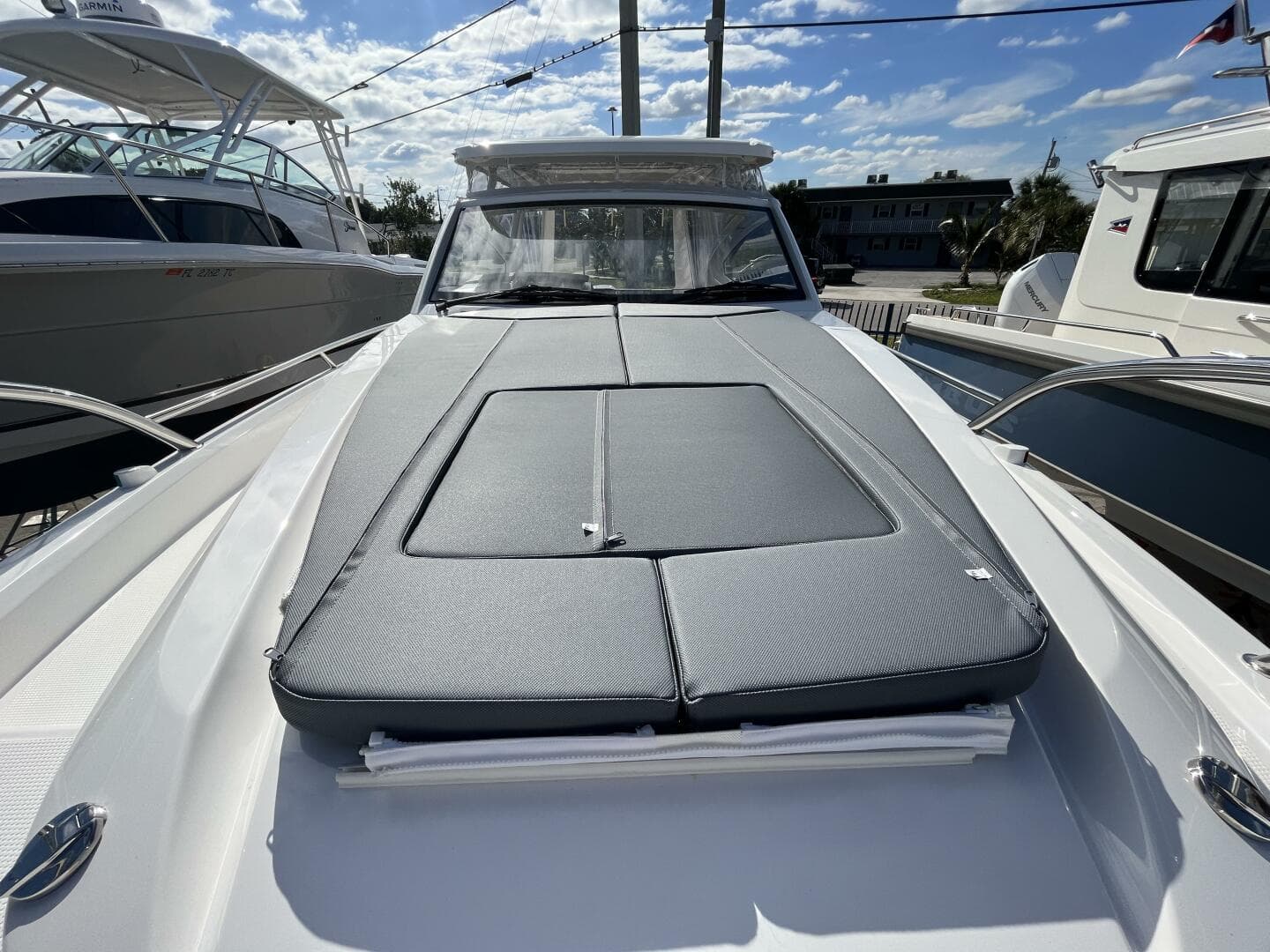 Nimbus Weekender 9 Forward Seating