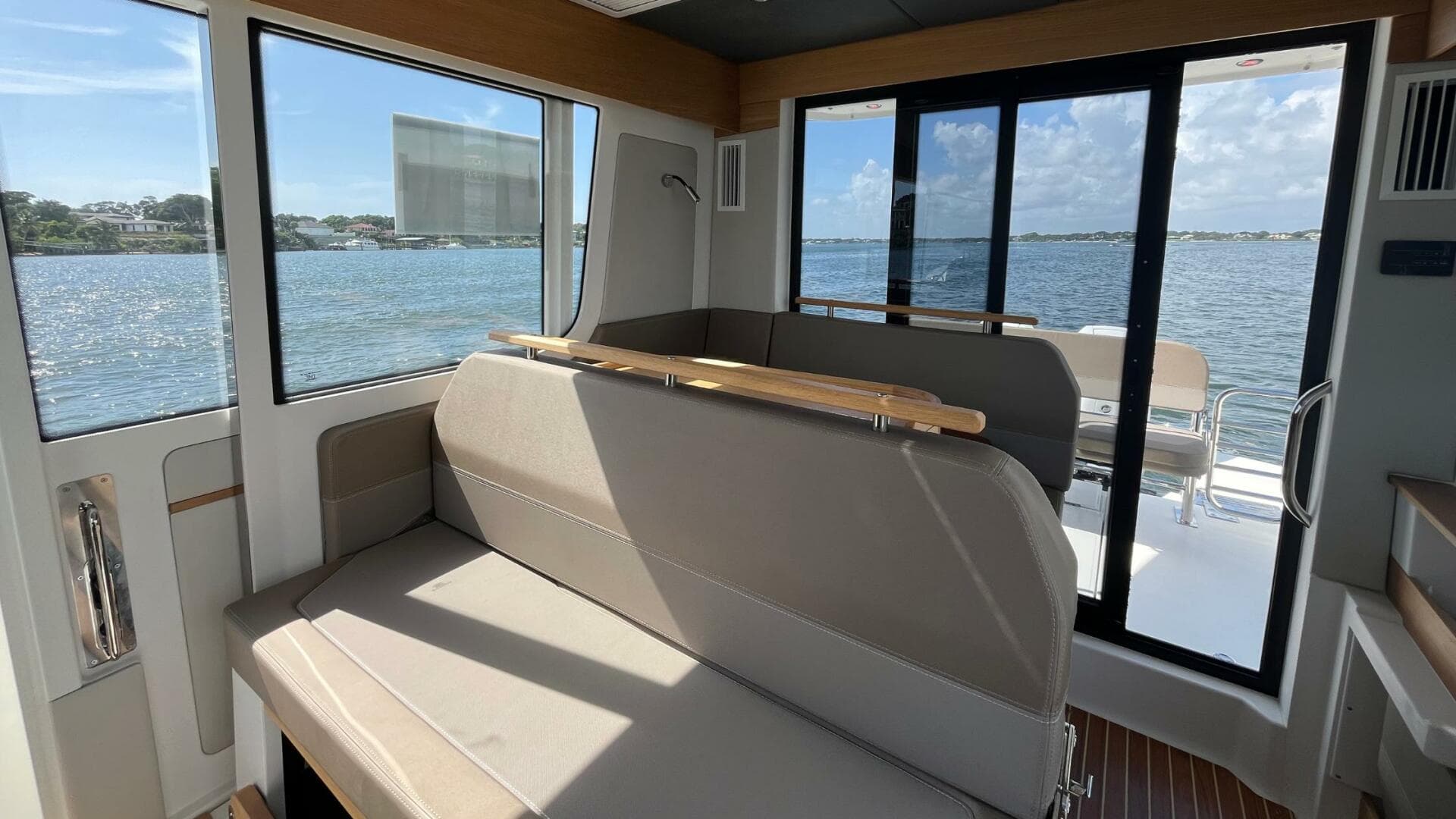 2025 Nimbus Commuter 11