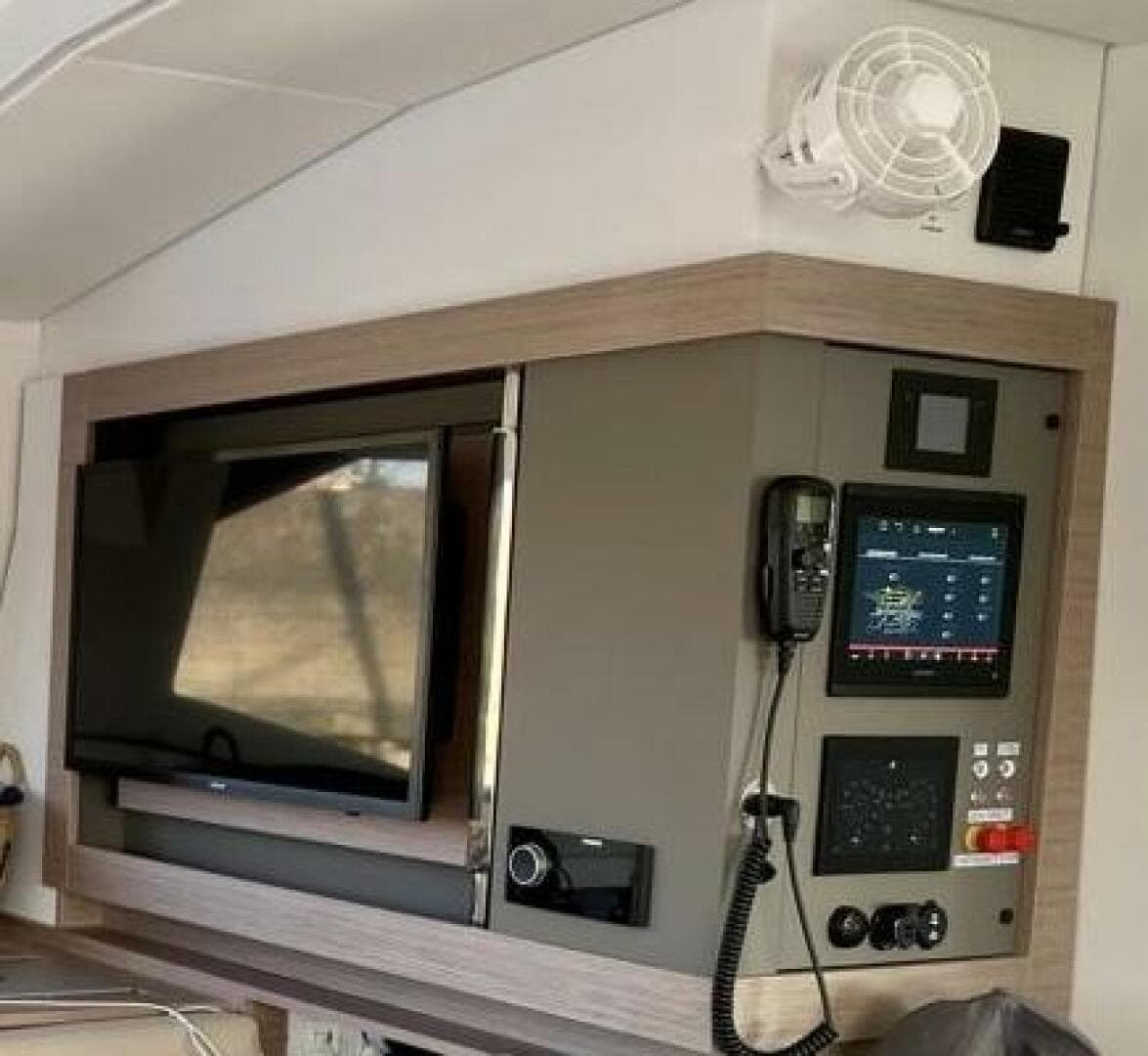 2023 Fountaine Pajot Aura 51 (Smart Electric)