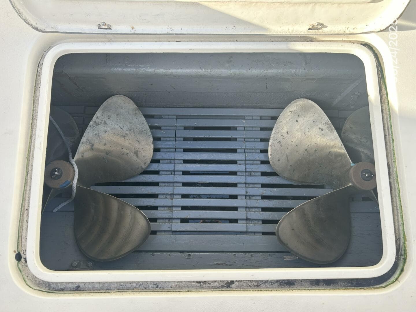 63' Hatteras lazarette access