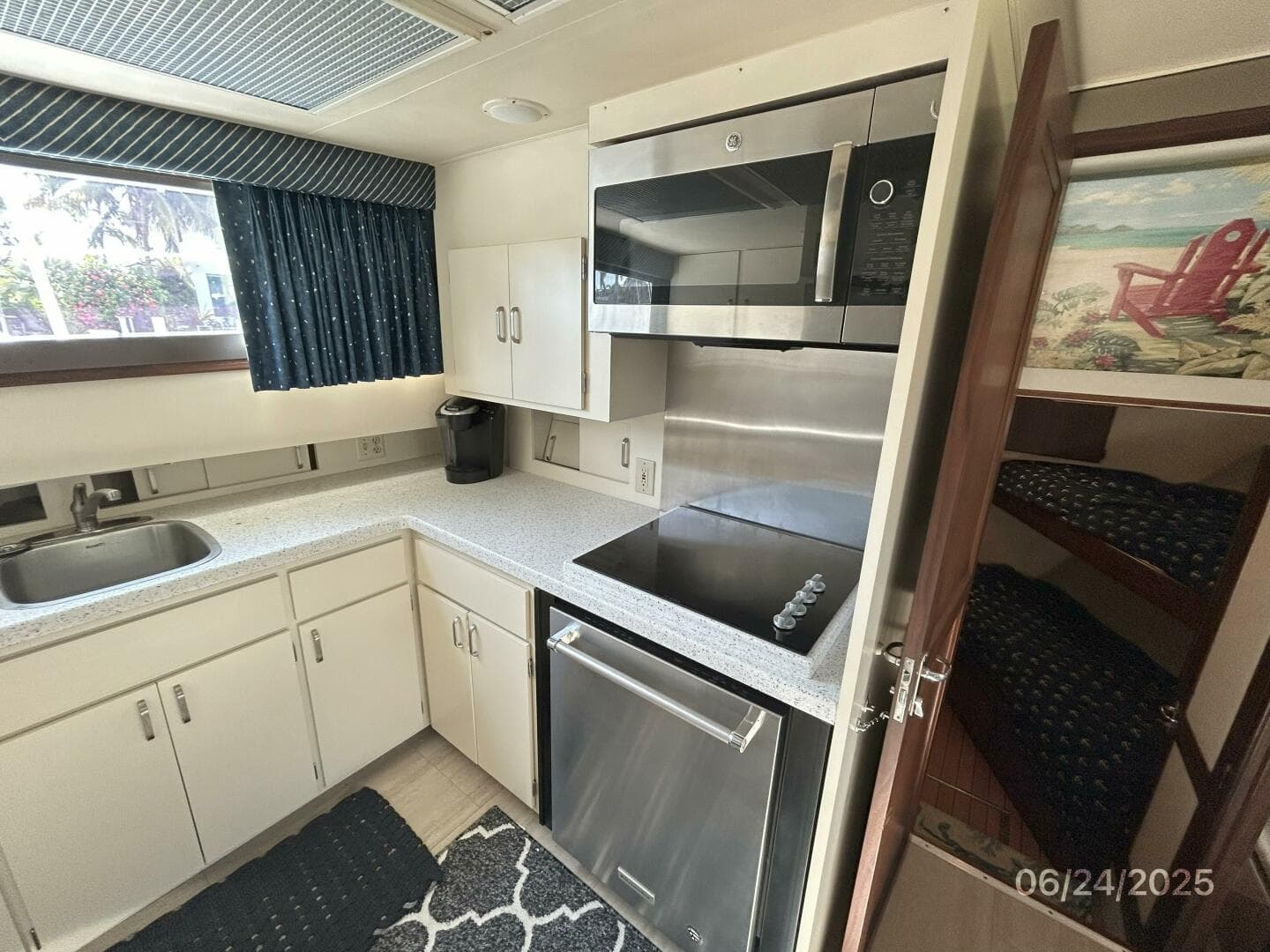 63' Hatteras  Galley1