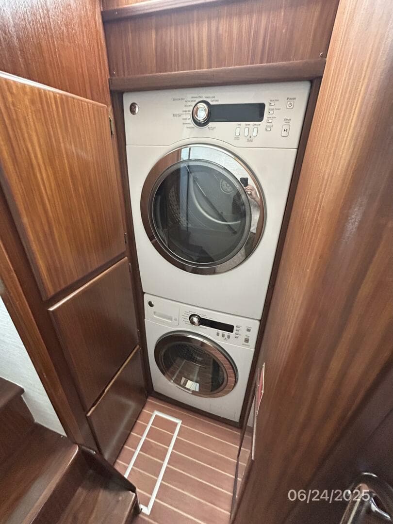 63' Hatteras washer-dryer