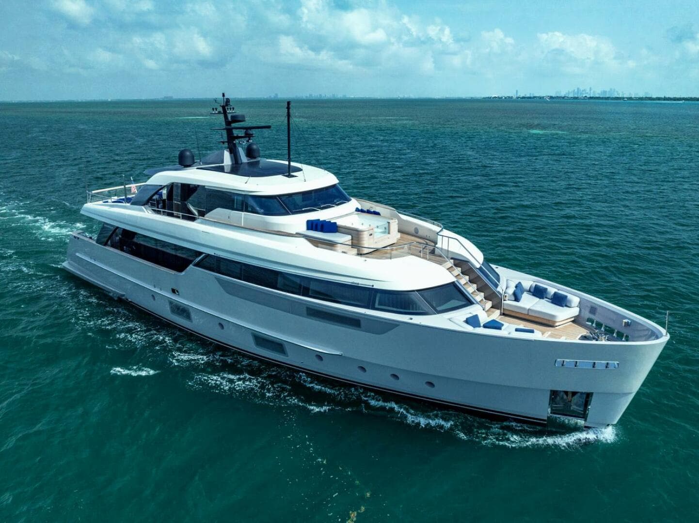 2022 Sanlorenzo SD96