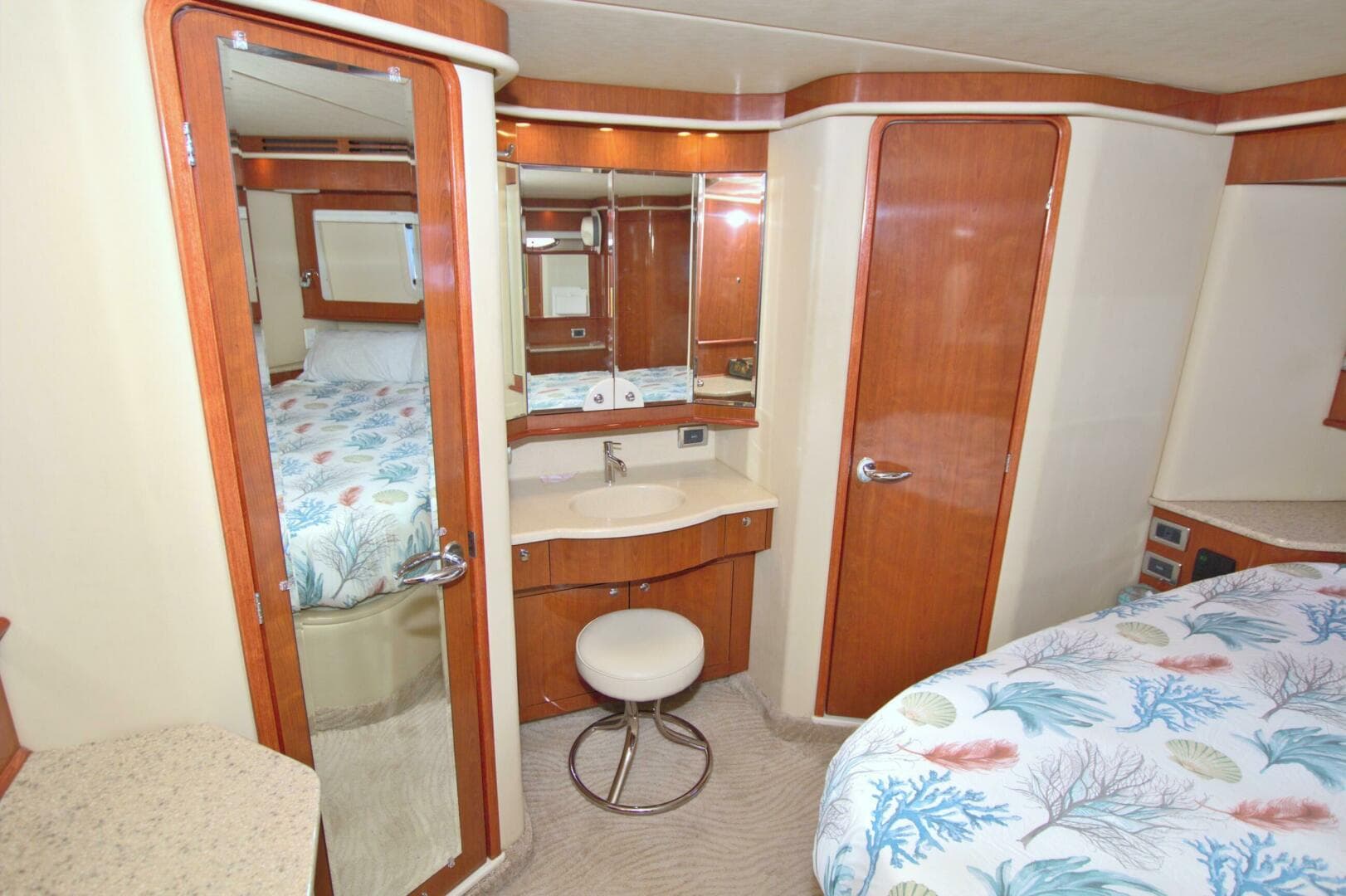 2003 Sea Ray 480 Motor Yacht