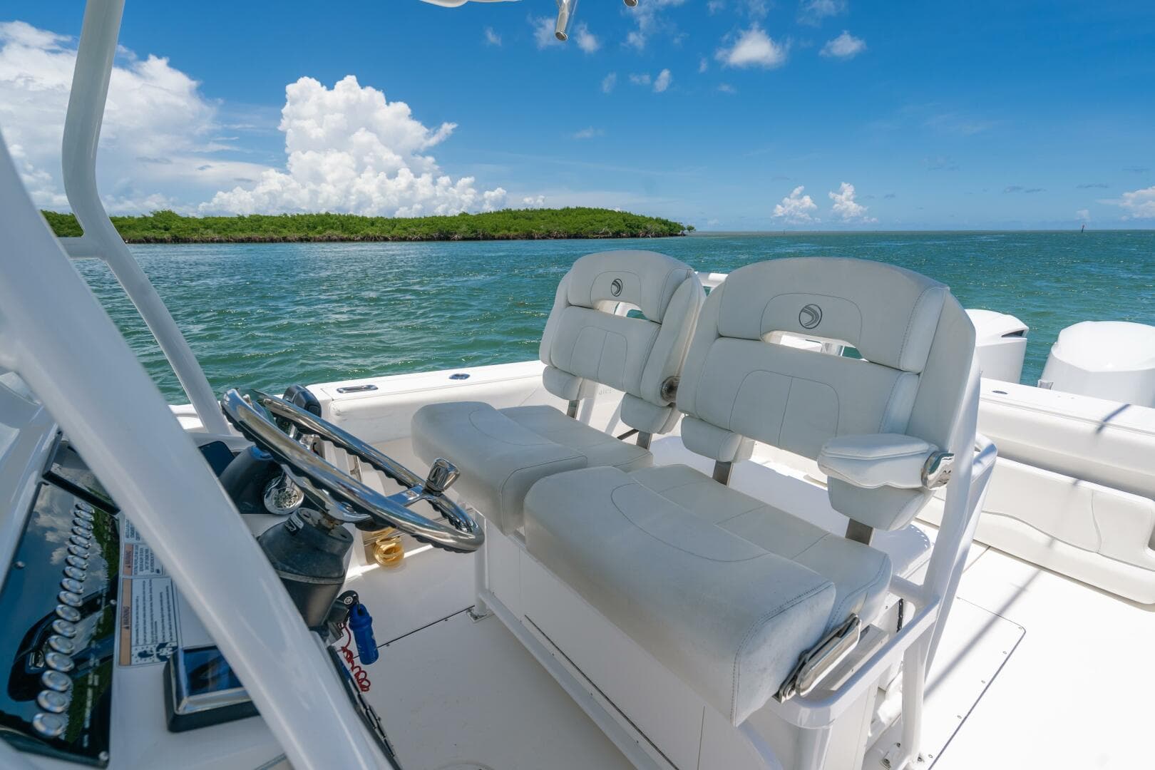 2017 Edgewater 318CC