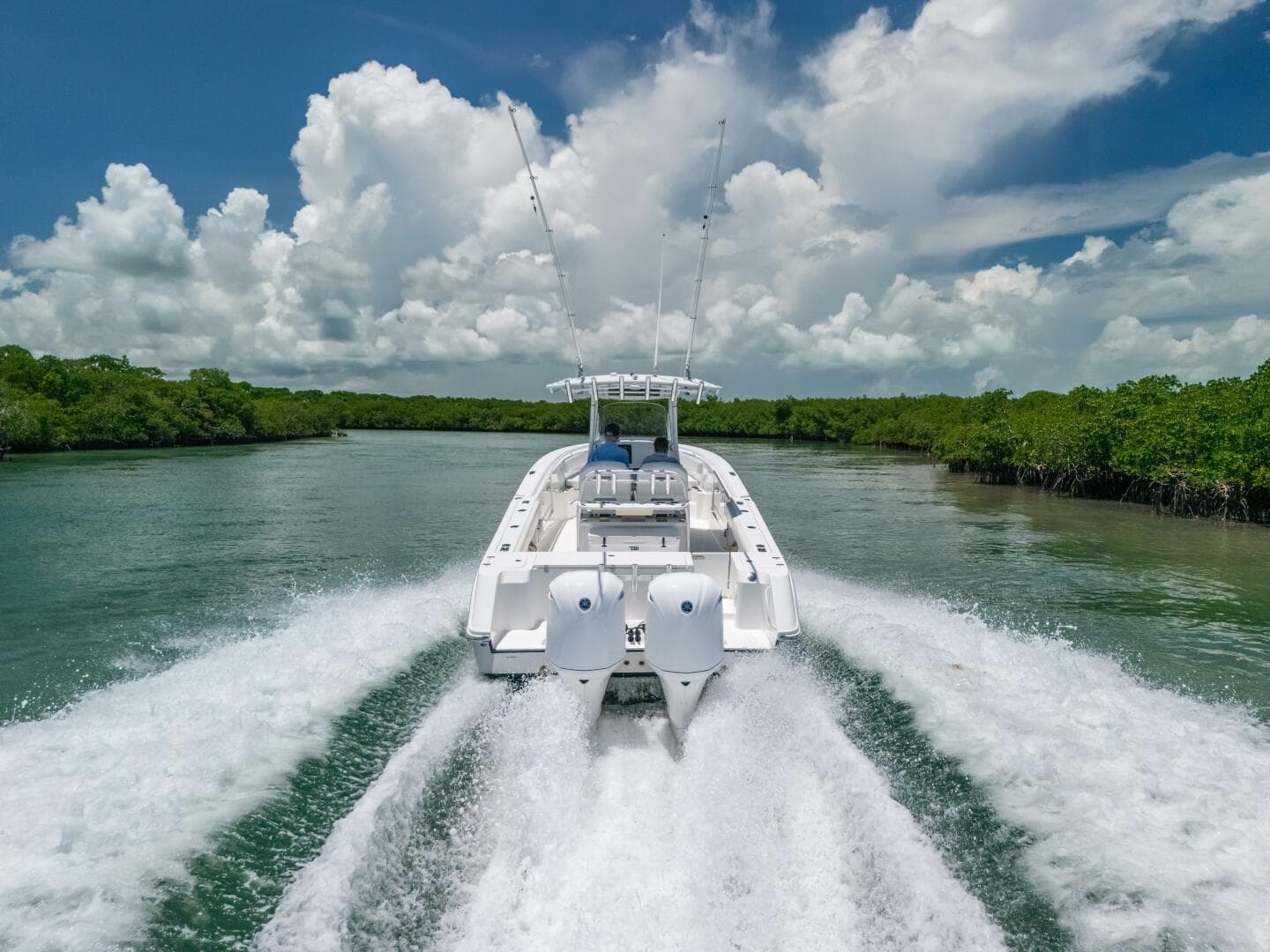 2017 Edgewater 318CC