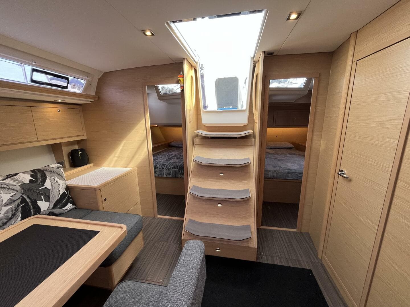2023 Dufour 470