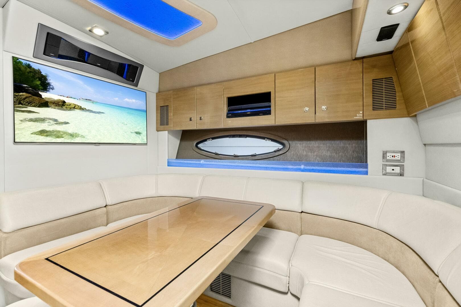 2016 Formula 45 Yacht