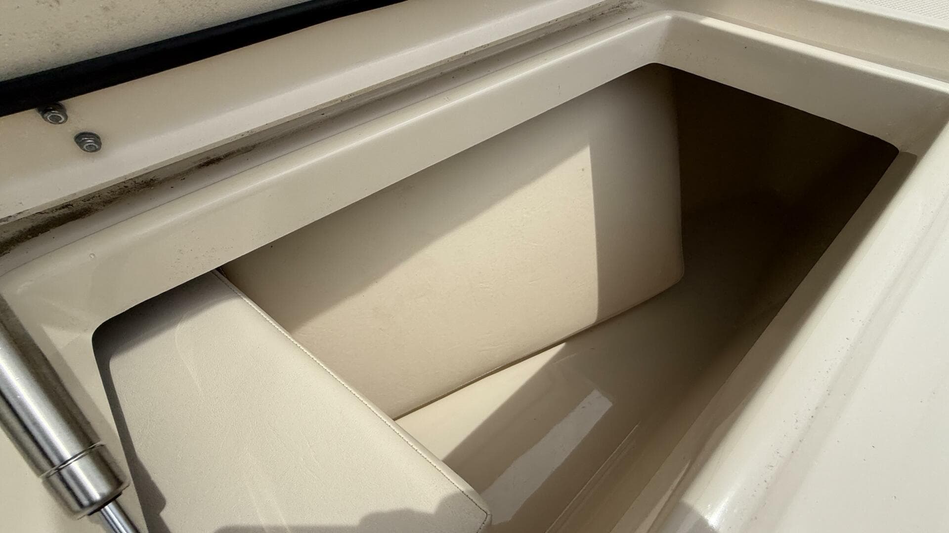 2016 Grady-White 307 Freedom