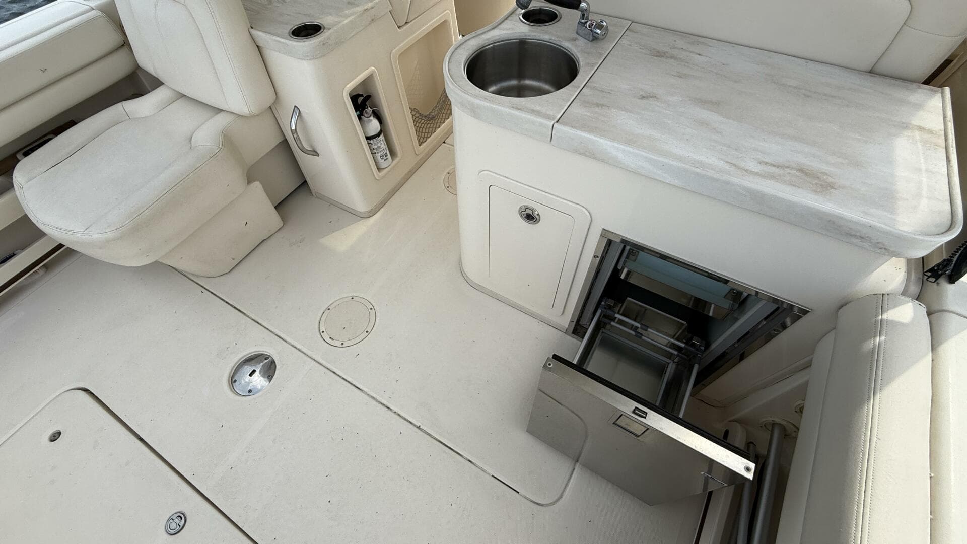 2016 Grady-White 307 Freedom