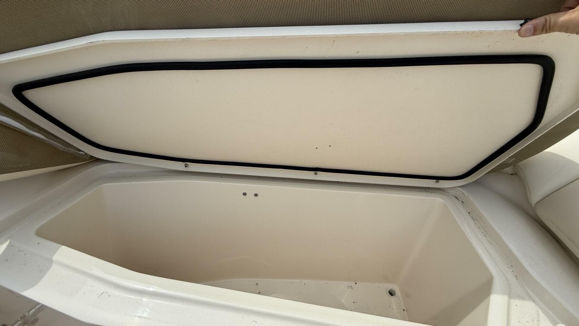 2016 Grady-White 307 Freedom