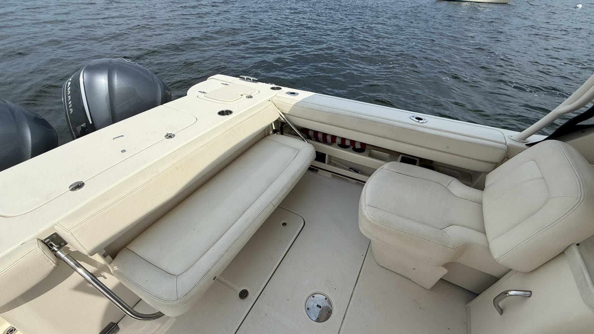 2016 Grady-White 307 Freedom