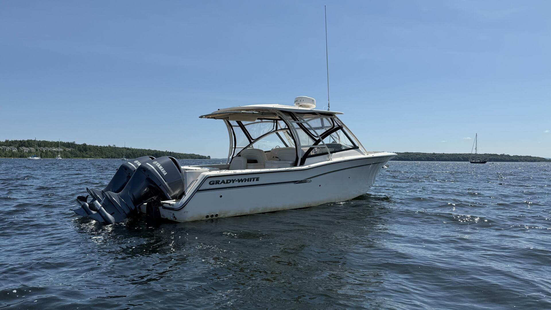 2016 Grady-White 307 Freedom