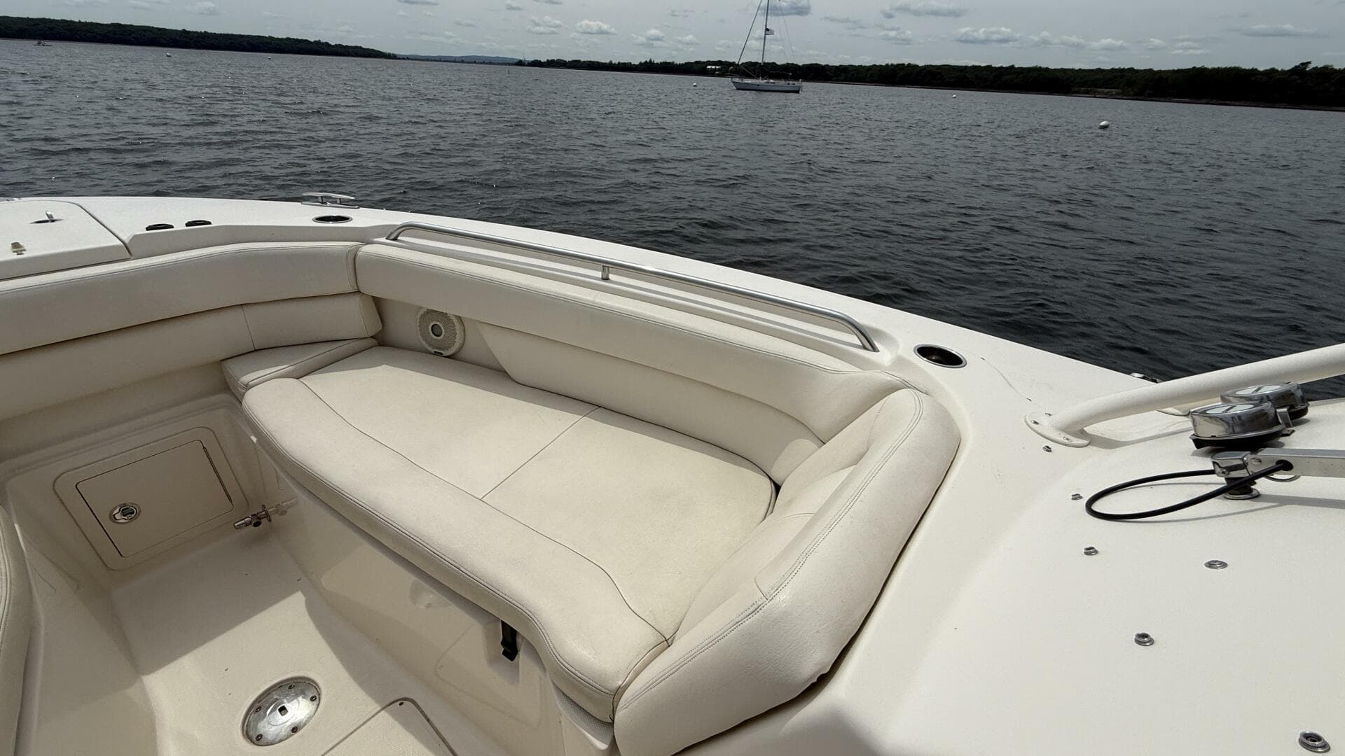 2016 Grady-White 307 Freedom